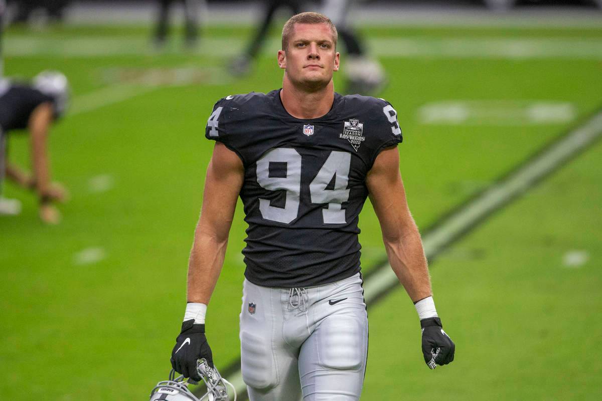 Carl Nassib se torna o primeiro jogador da NFL em atividade a assumir homossexualidade